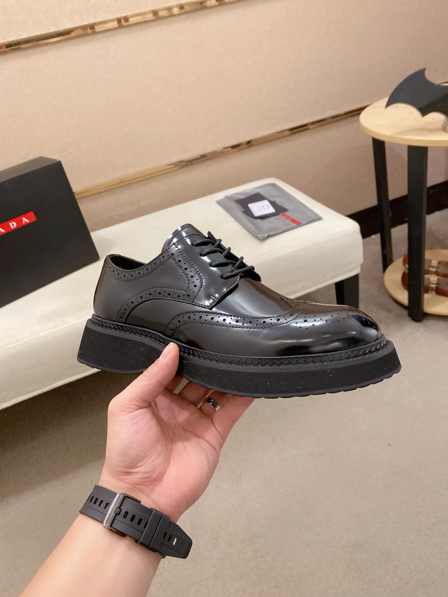 Factory price 720💰 🍁🍁High version High-quality new PRADA (Prada) counters are launched simultaneously, new men's shoes, 😘fabrics are selected from imported lacquered first-layer cowhide, and imported cowhide lining. 👍🏿 High-end ☄️ air-cushion molded anti-slip rubber outsole, exquisite lines, simple and elegant, comfortable and high-end for leisure travel. Code number: 38 to 45